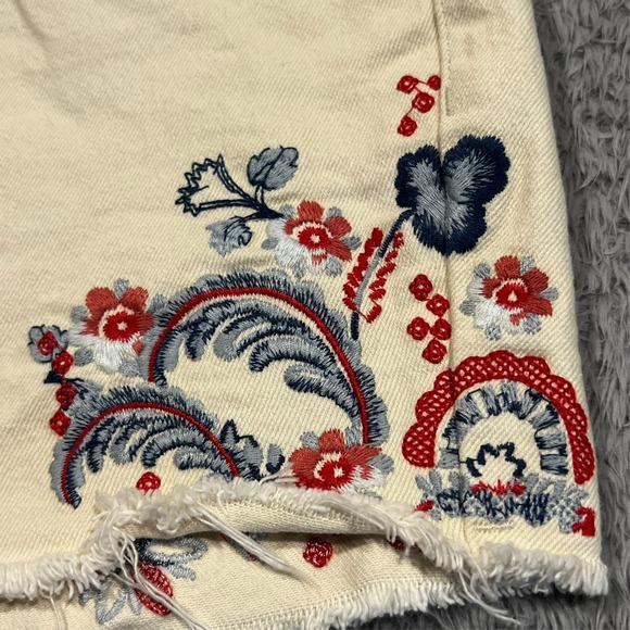 Shyanne Shorts Embroidered Floral‎ Off-White Button Fly Raw Hem Women's 28 28x3 - Picture 2 of 14